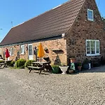 Gæstehus Yarm Sleeping 12 Next To Fox Covert Pub 3*