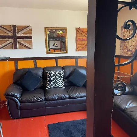 Yarm Sleeping 12 게스트하우스 3*