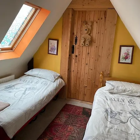 Yarm Sleeping 12 게스트하우스 3*