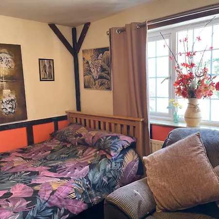 Yarm Sleeping 12 Next To Fox Covert Pub בית הארחה Kirklevington